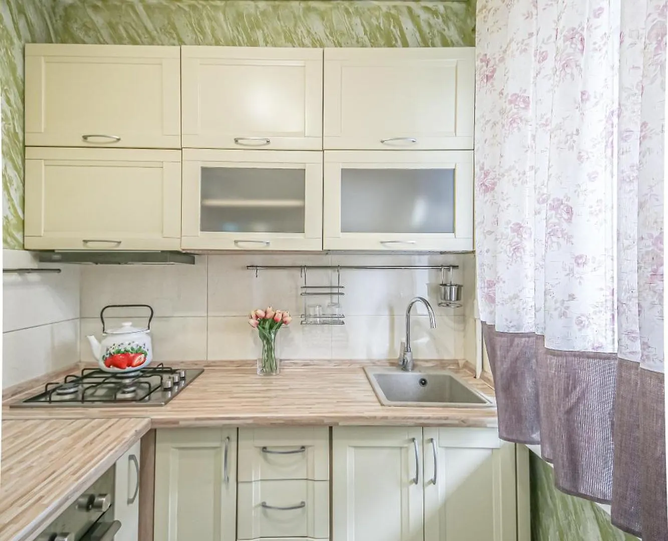 Апартаменти 1-Кімнатні Поруч Зі Ст. М. Печерська Kyiv Apartment