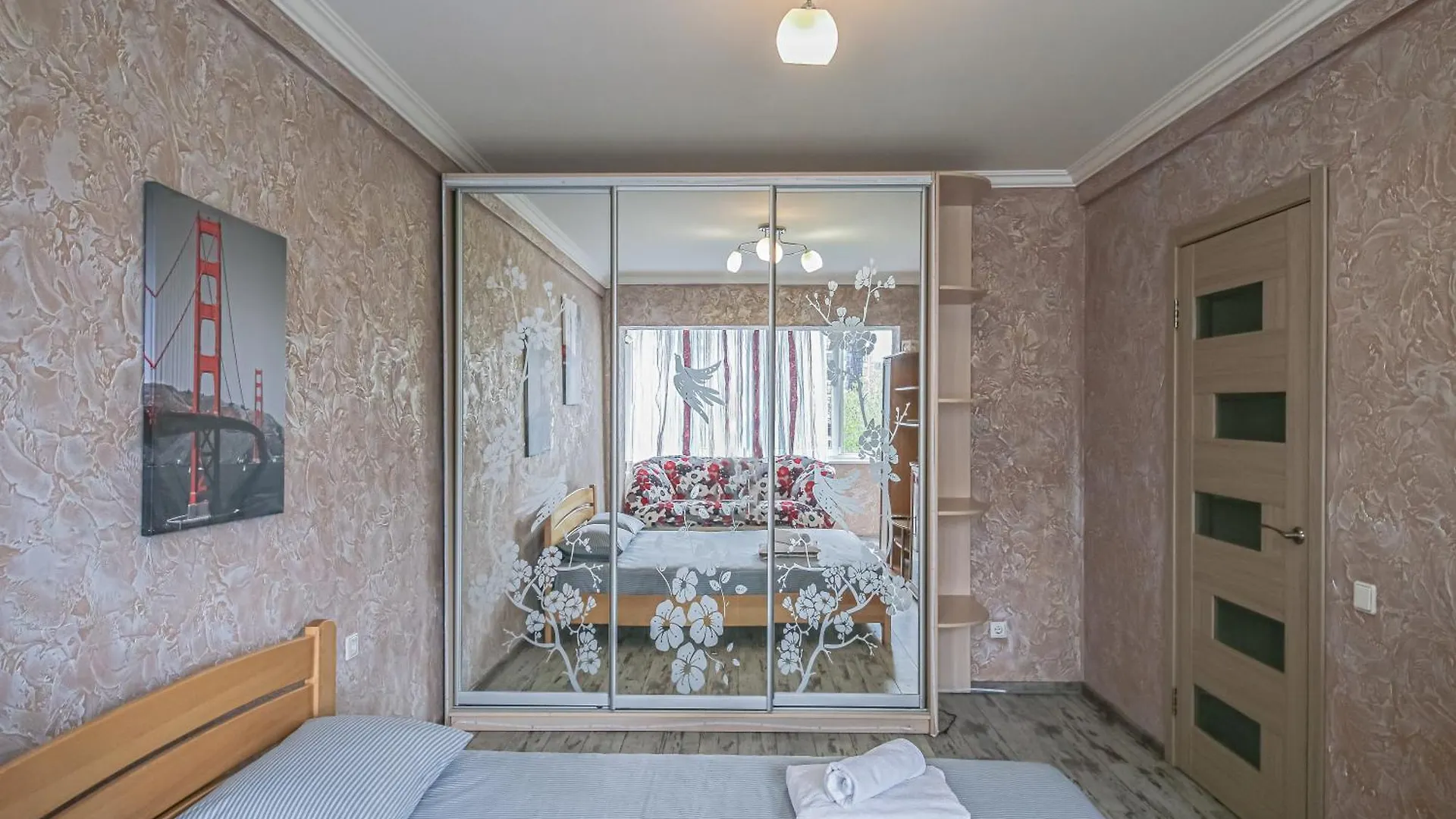 Apartment Апартаменти 1-Кімнатні Поруч Зі Ст. М. Печерська Kyiv
